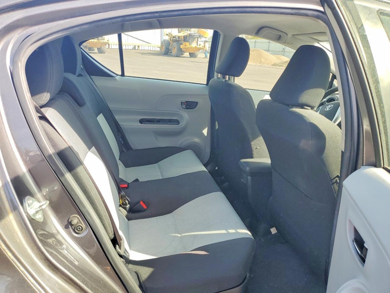 2013 TOYOTA Prius c