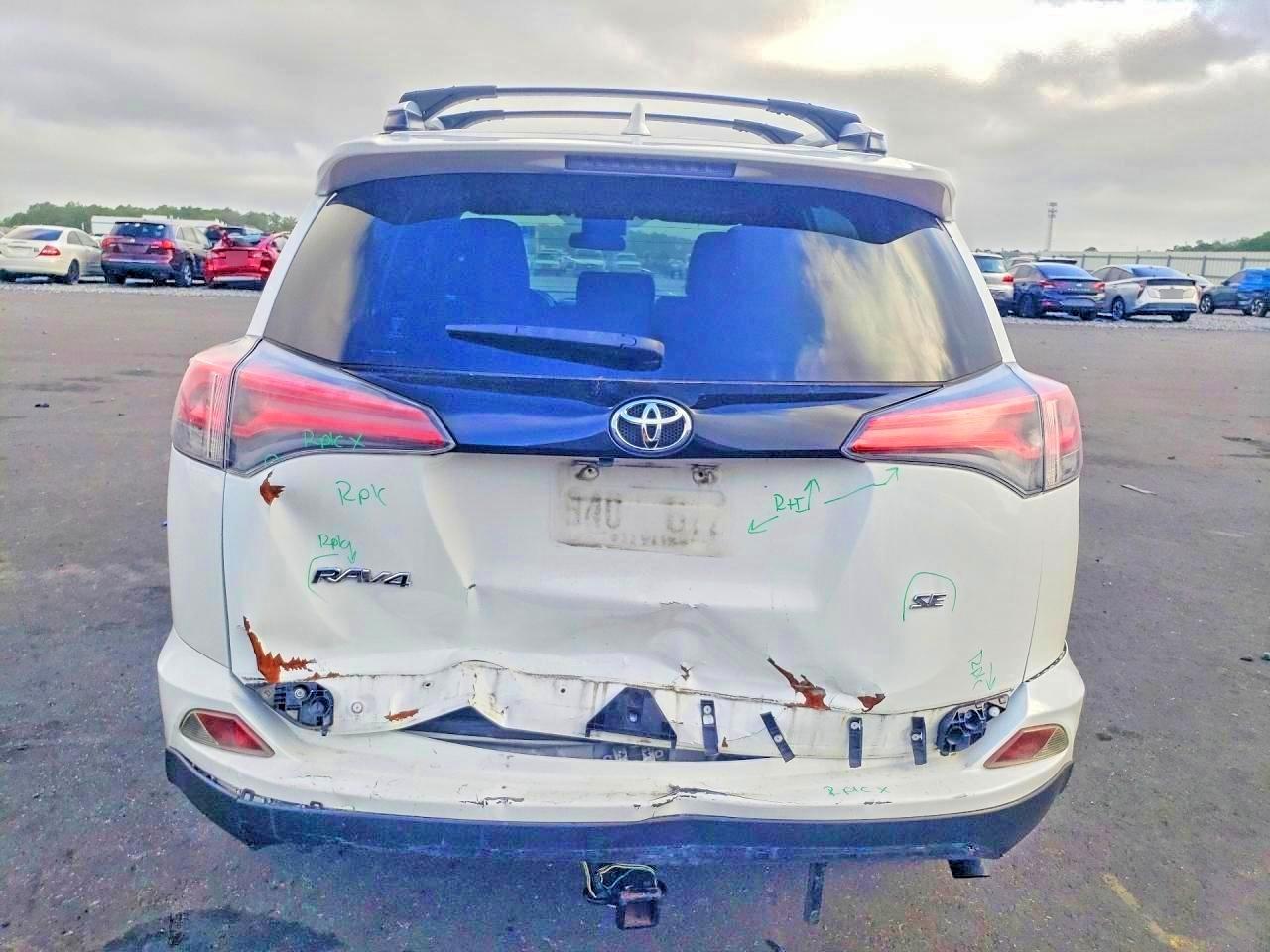2016 TOYOTA RAV4