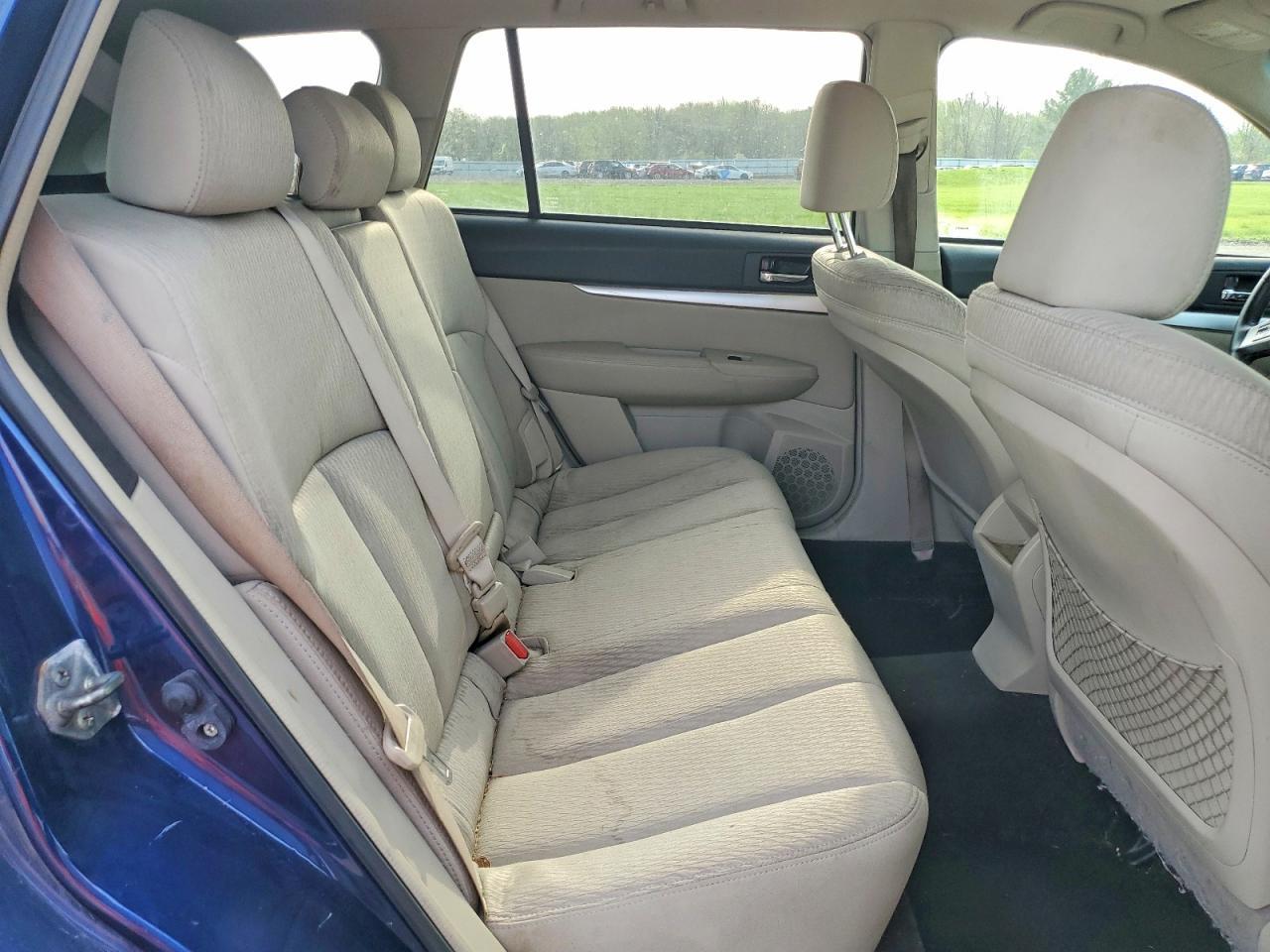 2010 SUBARU Outback