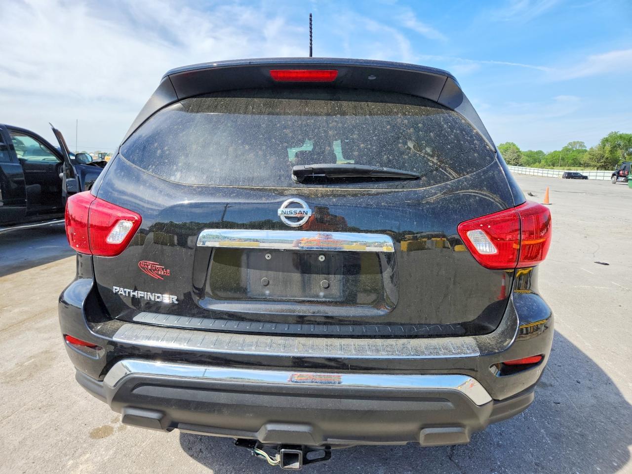 2017 NISSAN PATHFINDER
