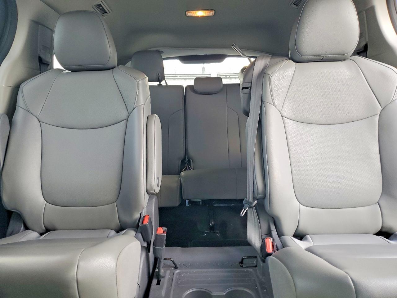 2021 TOYOTA SIENNA
