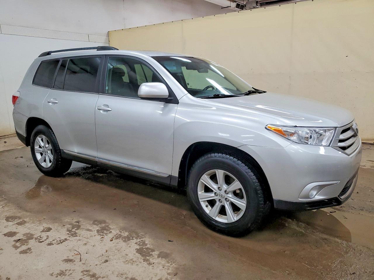 2013 TOYOTA HIGHLANDER