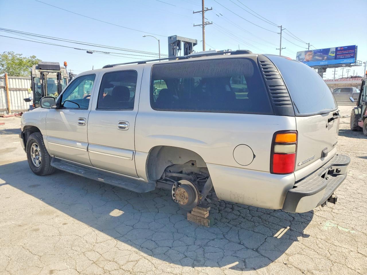 2004 CHEVROLET Suburban