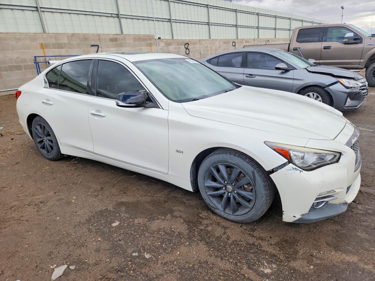 2017 INFINITI Q50