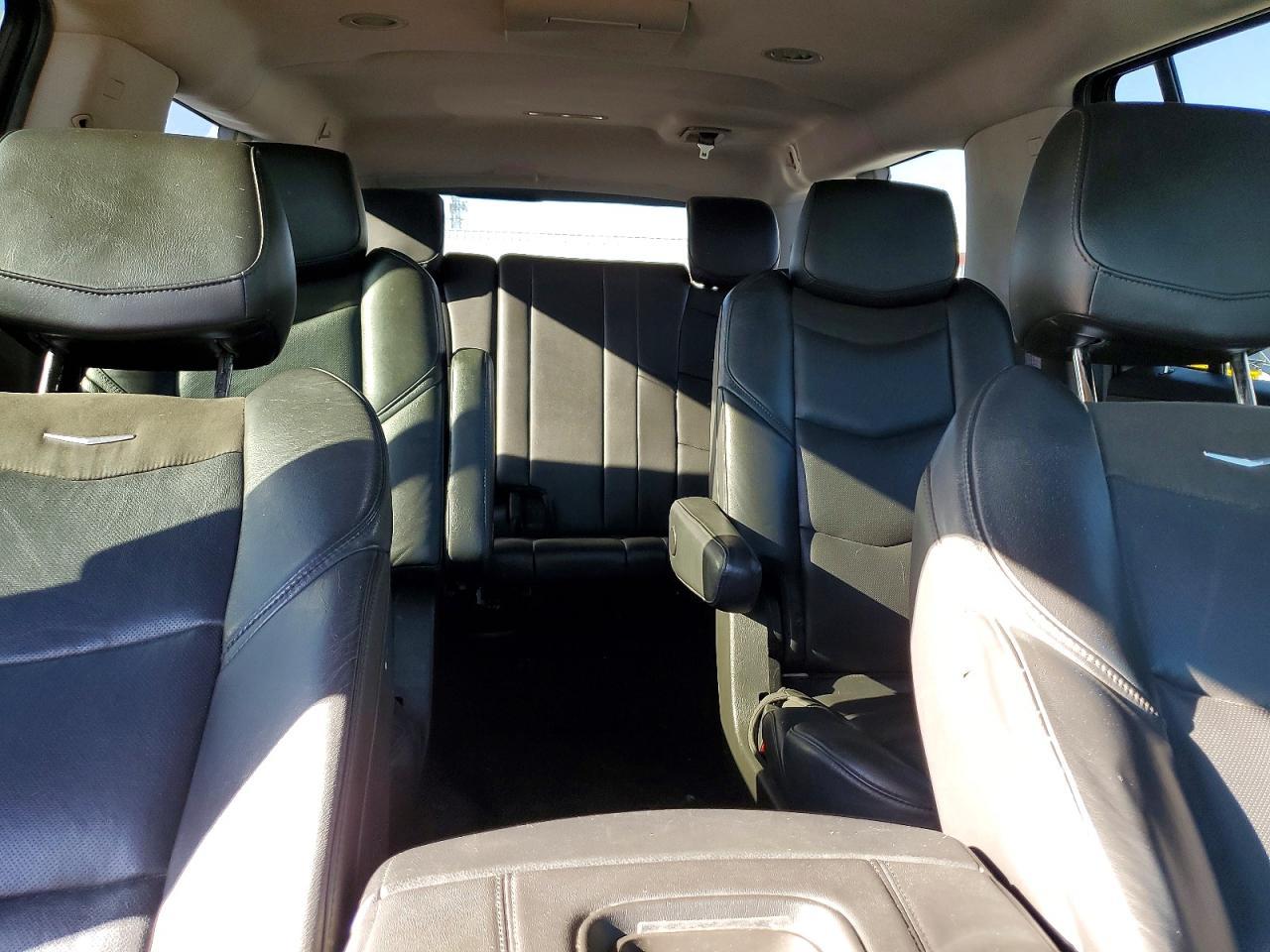 2017 CADILLAC Escalade ESV