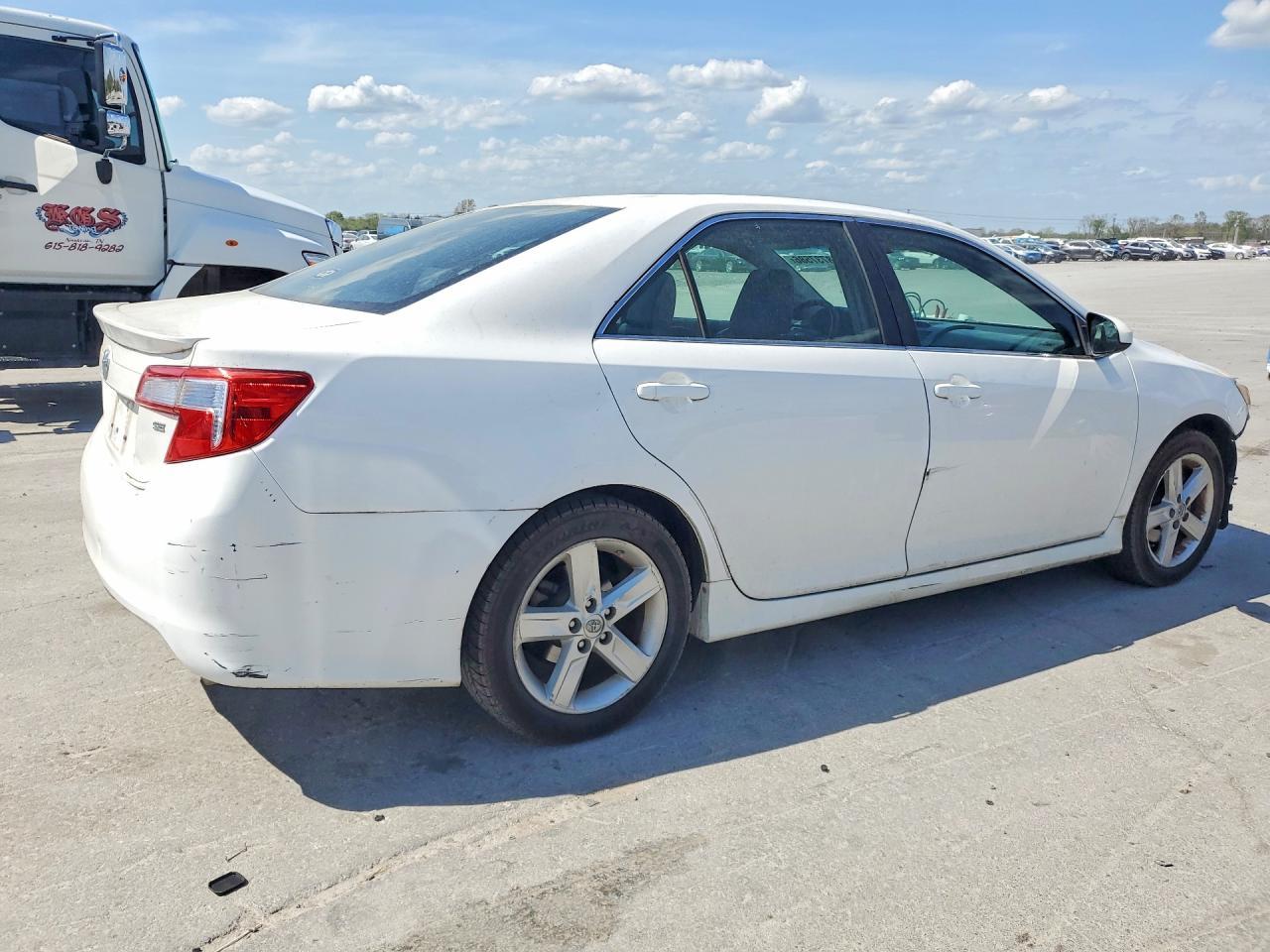 2014 TOYOTA CAMRY