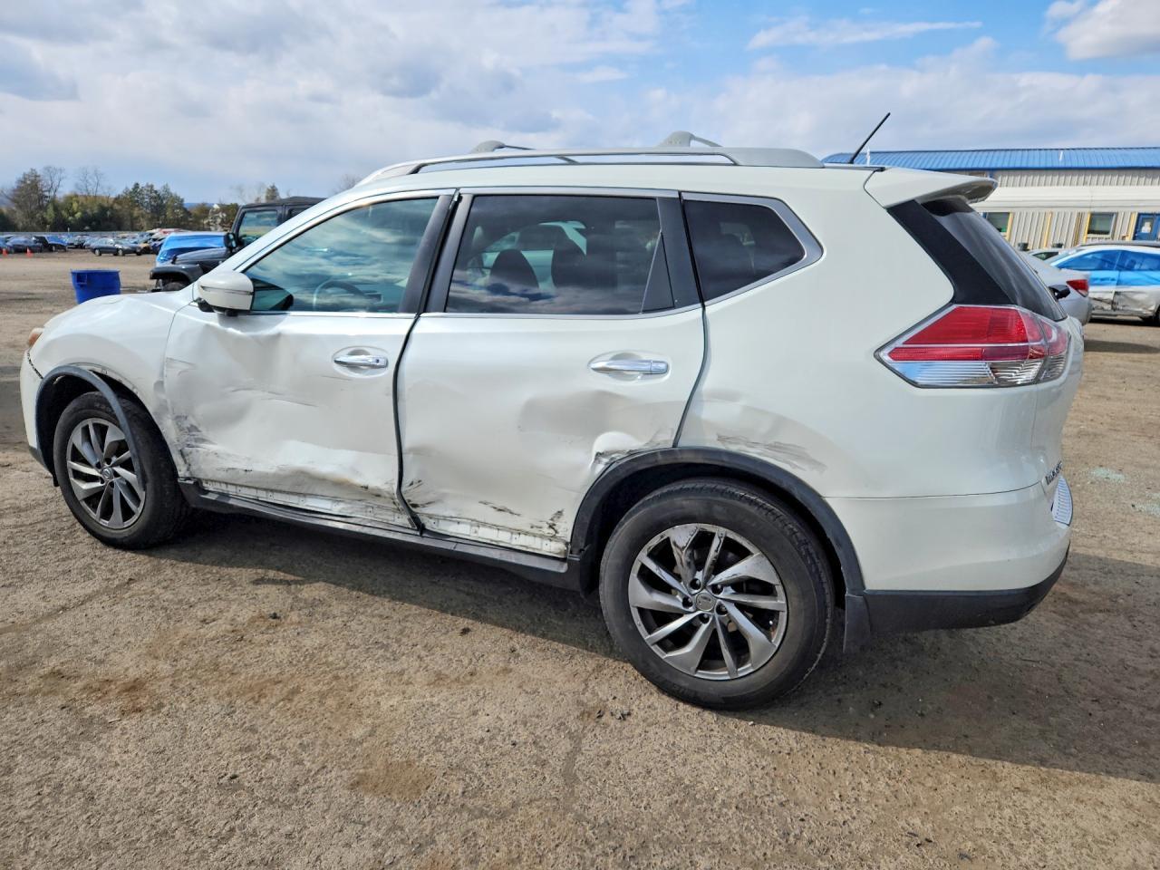 2015 NISSAN ROGUE