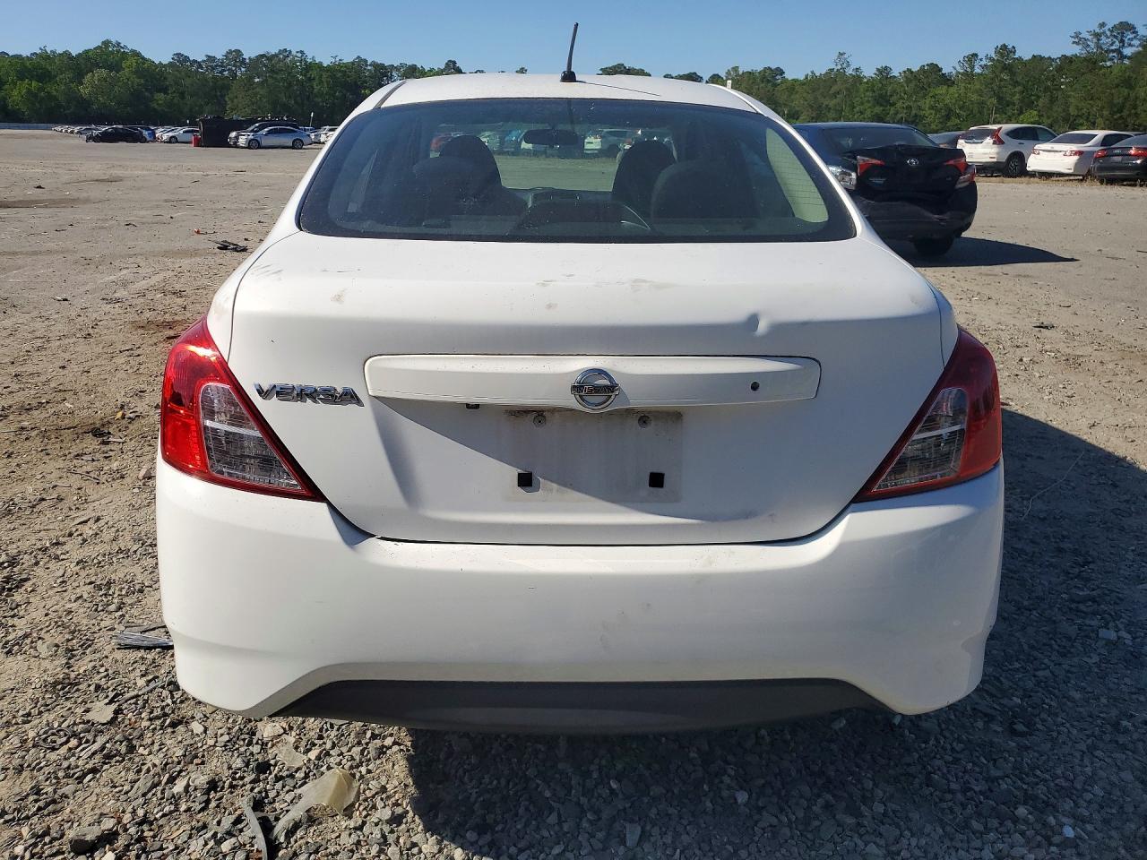 2018 NISSAN VERSA