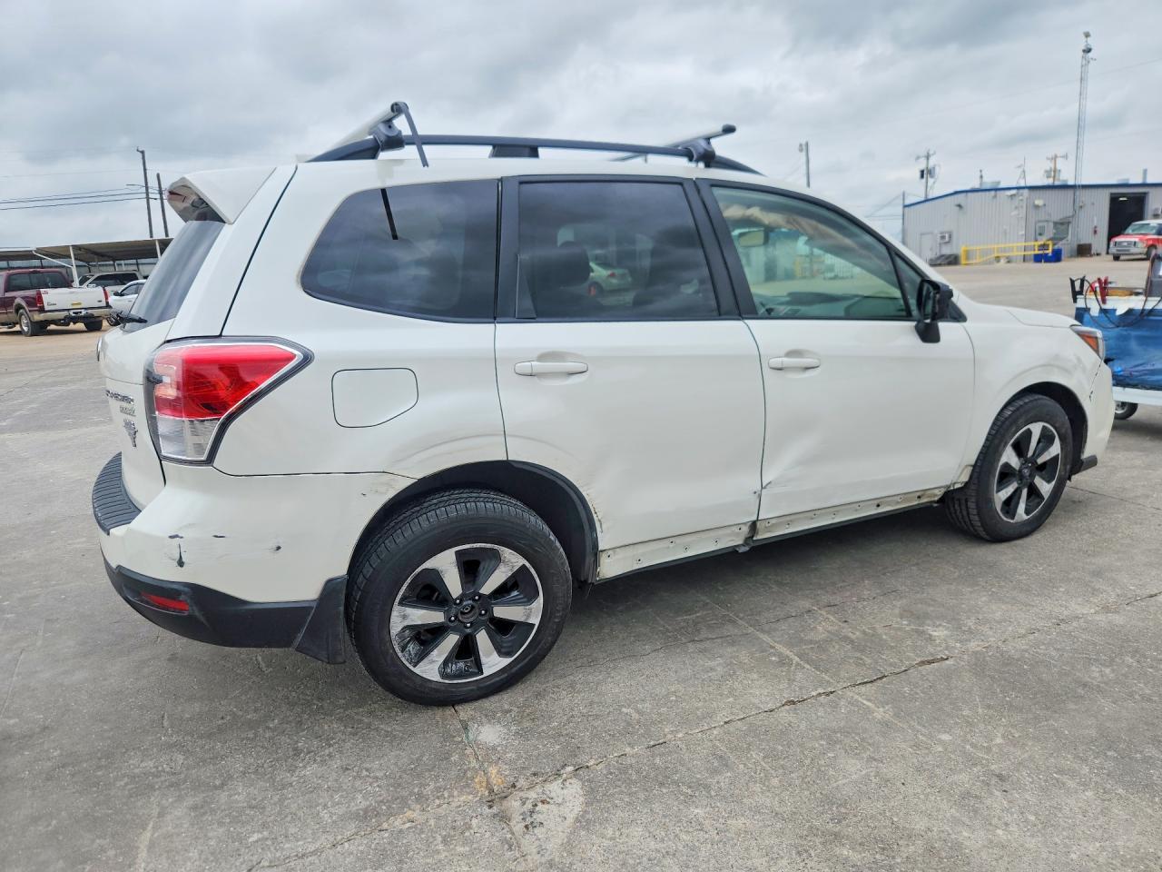 2017 SUBARU FORESTER