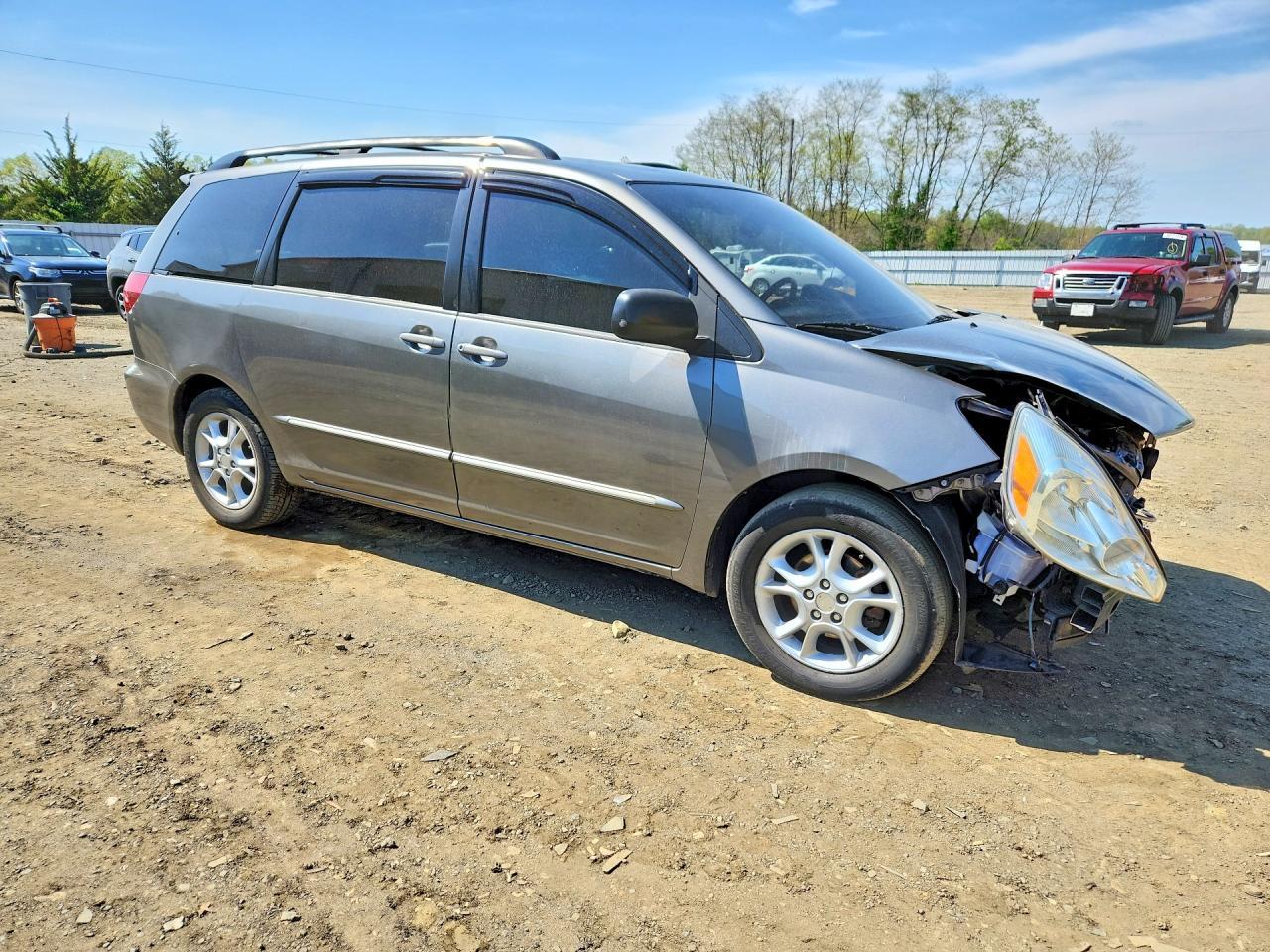 2005 TOYOTA SIENNA