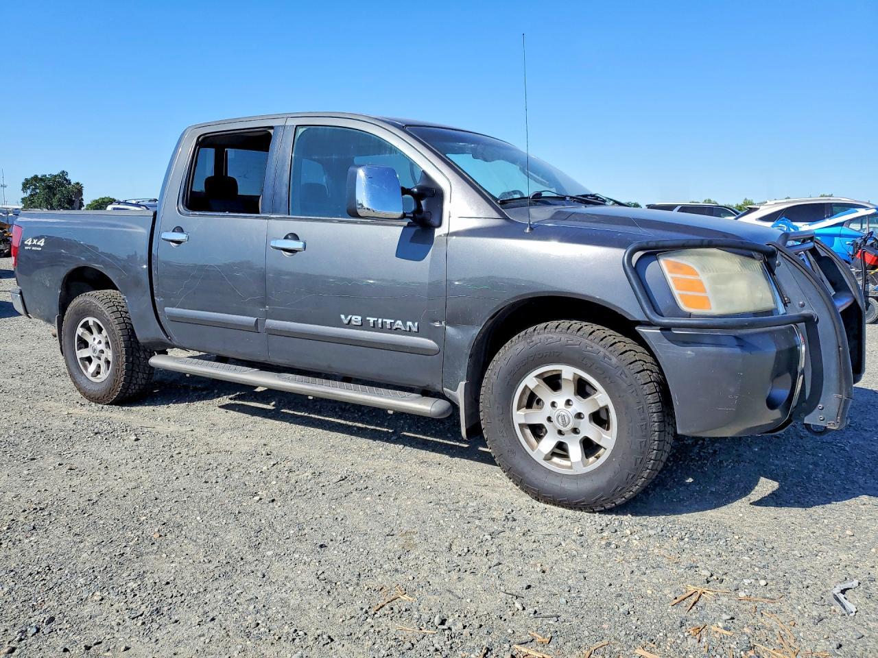 2005 NISSAN Titan