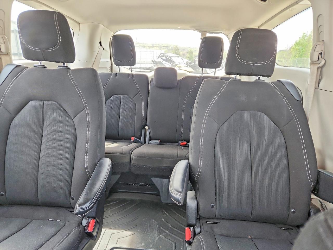 2024 CHRYSLER Voyager