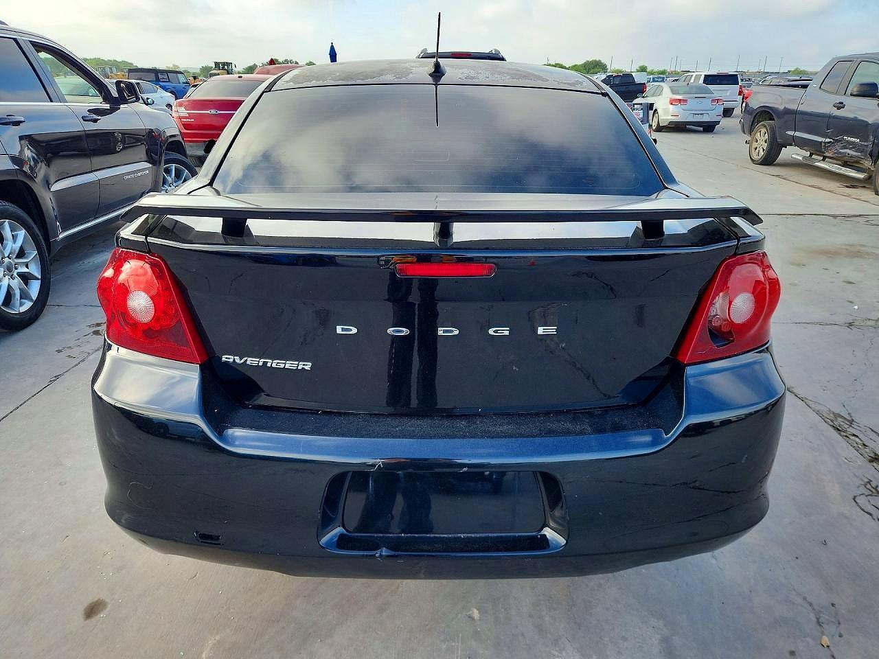 2014 DODGE Avenger