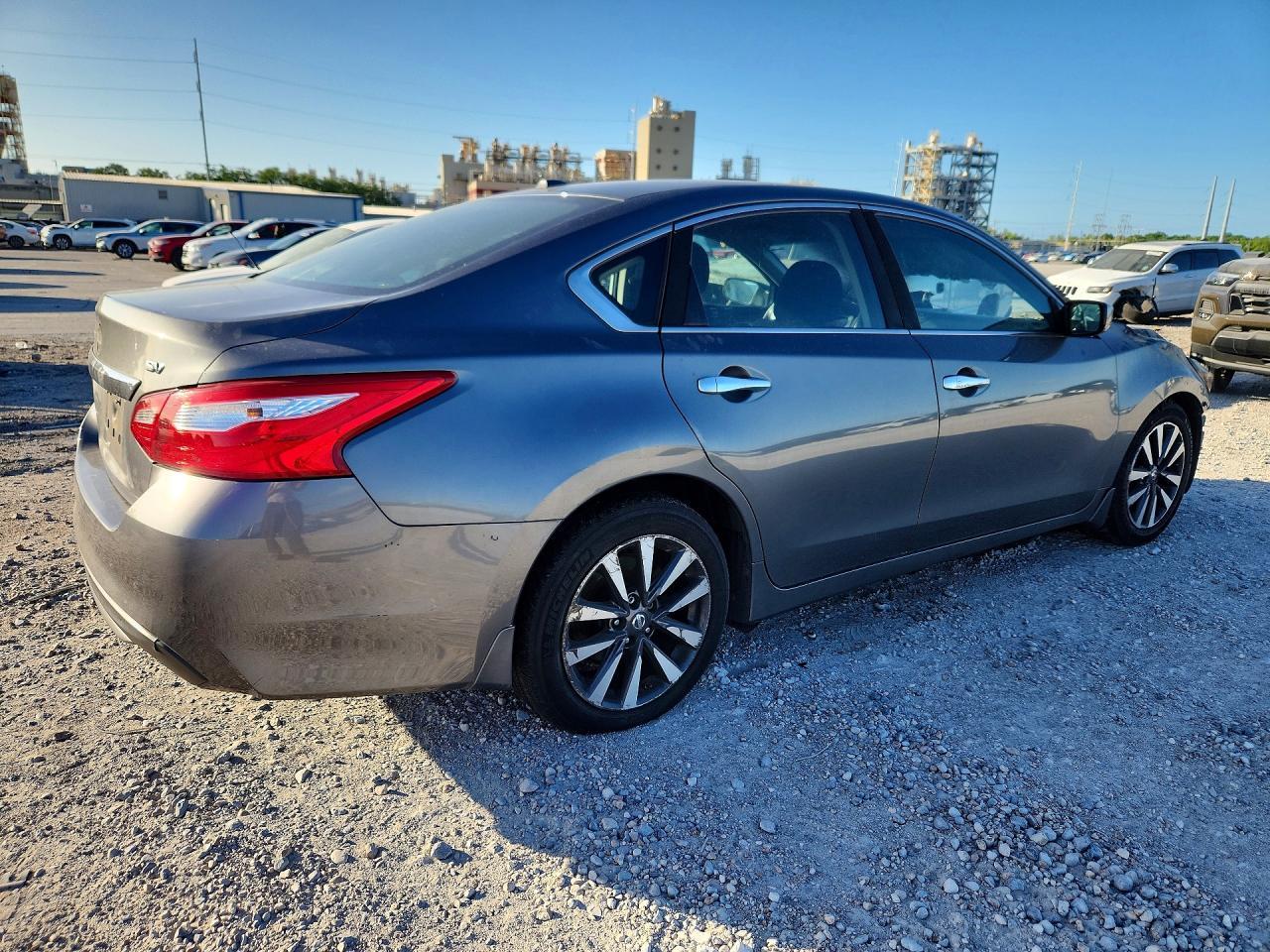 2017 NISSAN ALTIMA