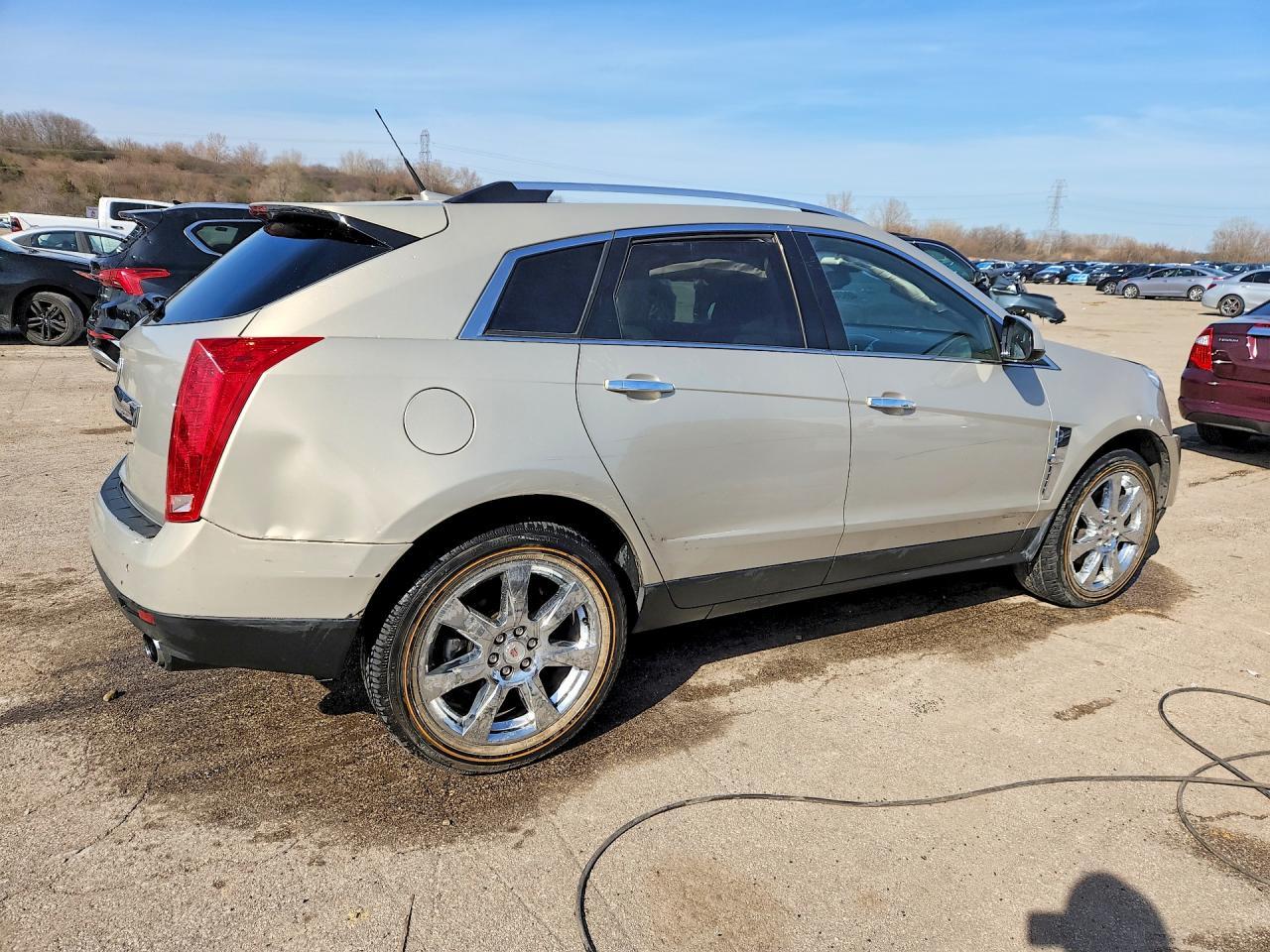 2010 CADILLAC SRX