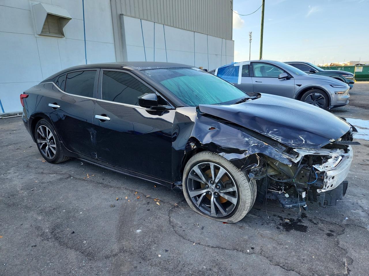2017 NISSAN Maxima