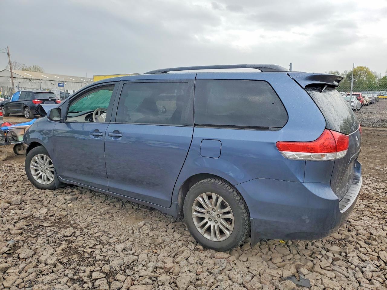 2014 TOYOTA SIENNA