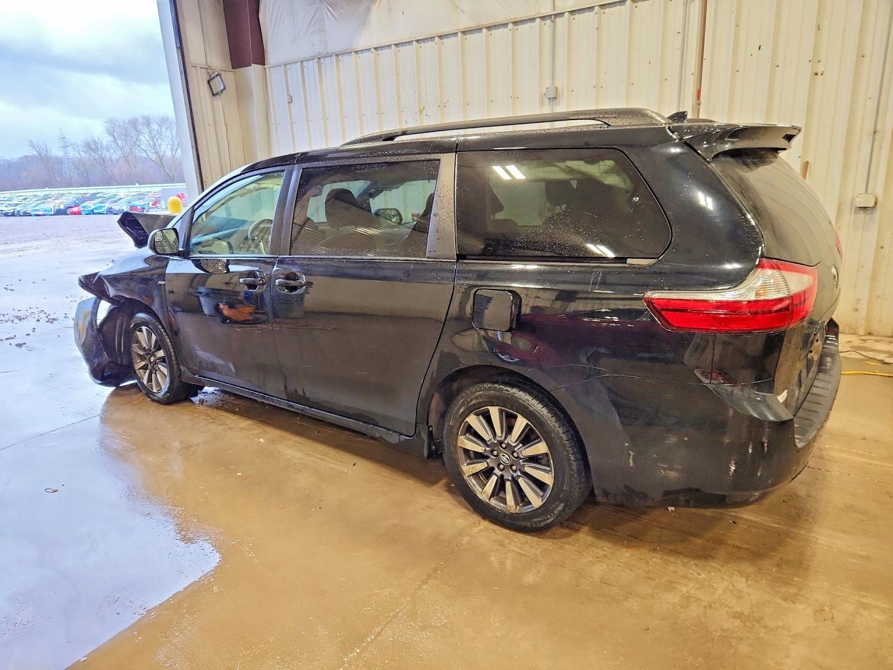 2019 TOYOTA SIENNA