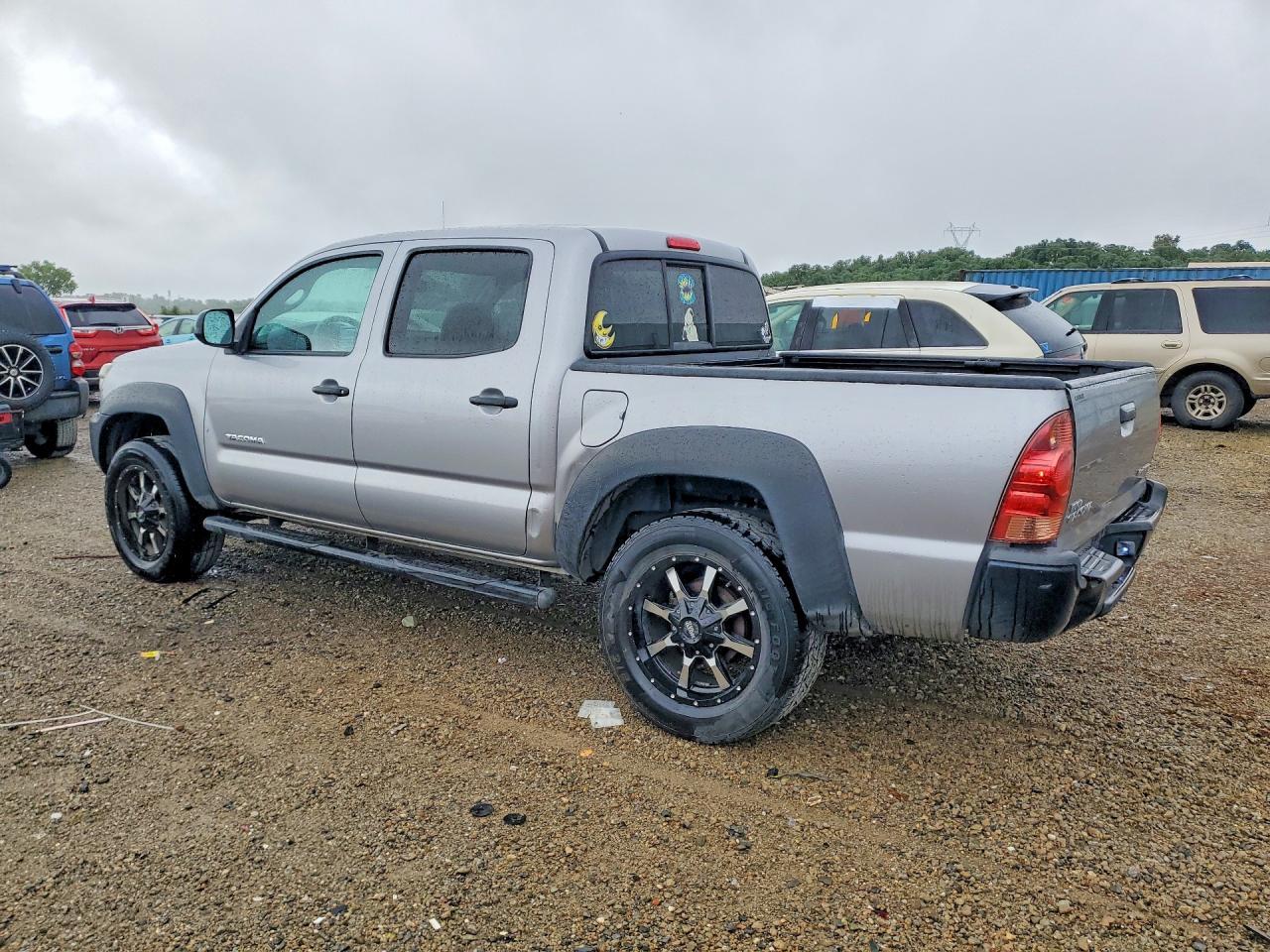 2015 TOYOTA TACOMA