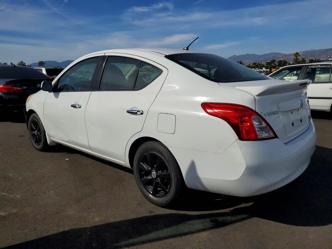 2014 NISSAN VERSA