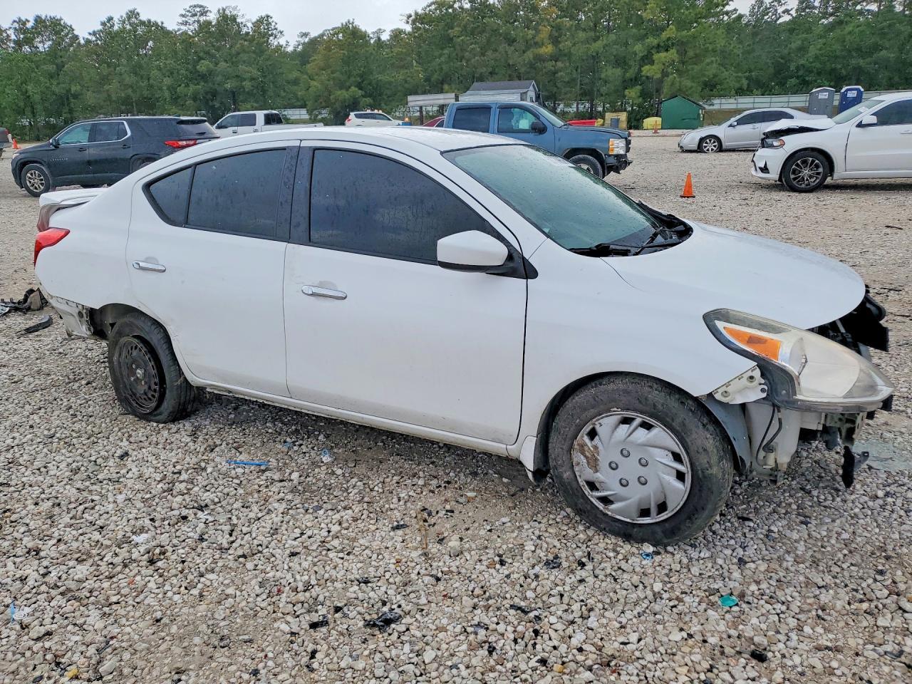 2015 NISSAN VERSA