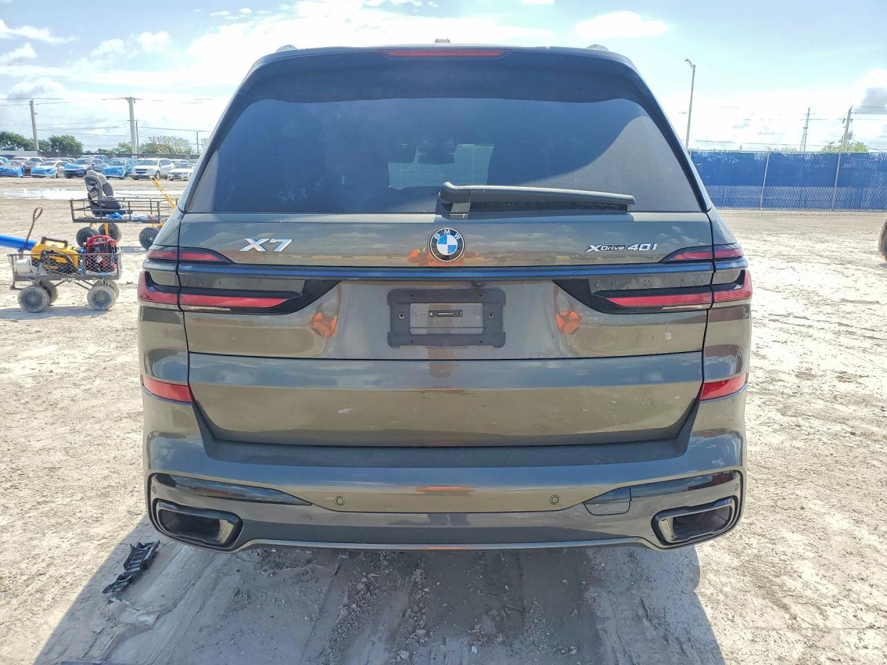 2025 BMW X7