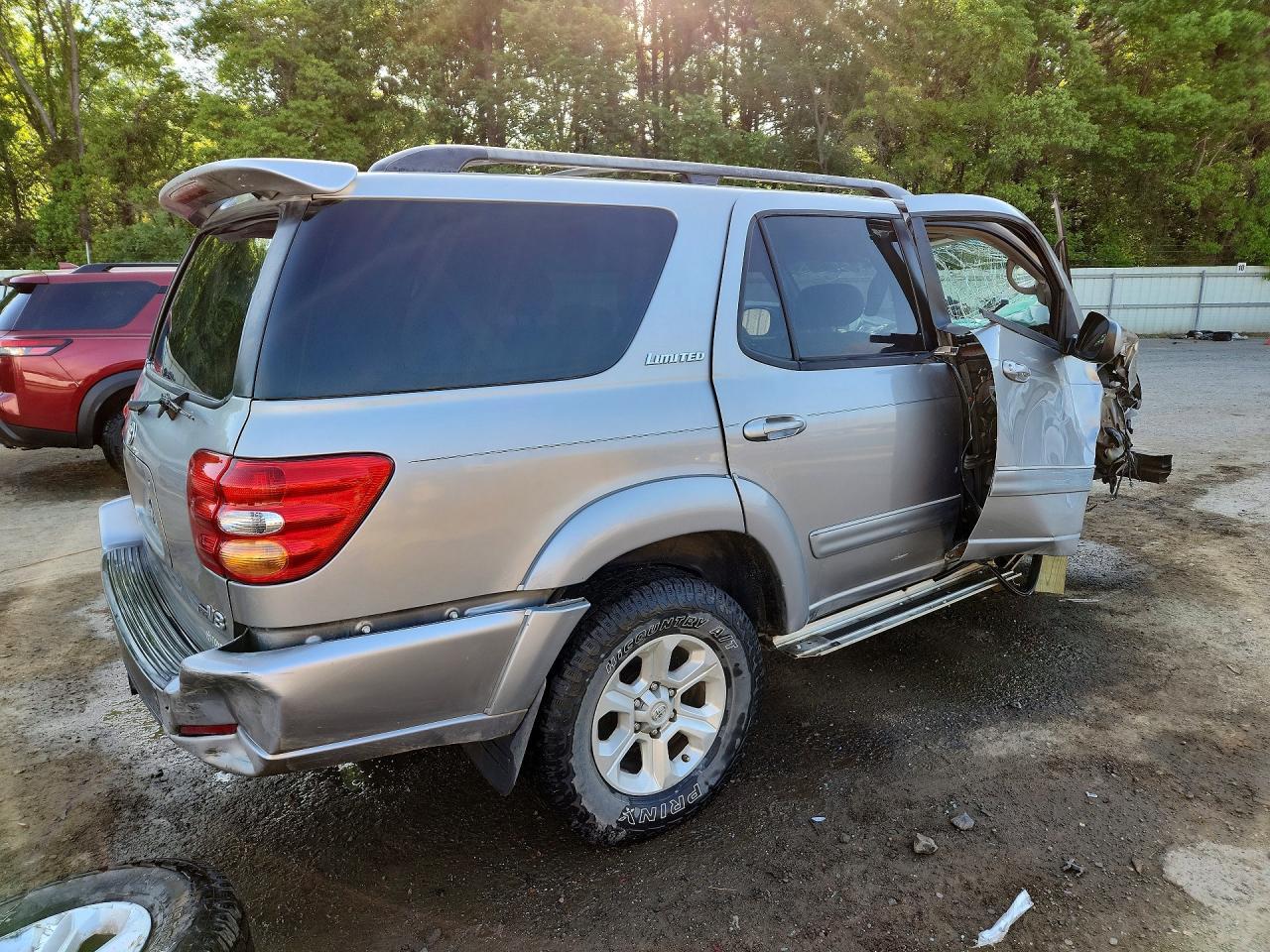 2004 TOYOTA Sequoia