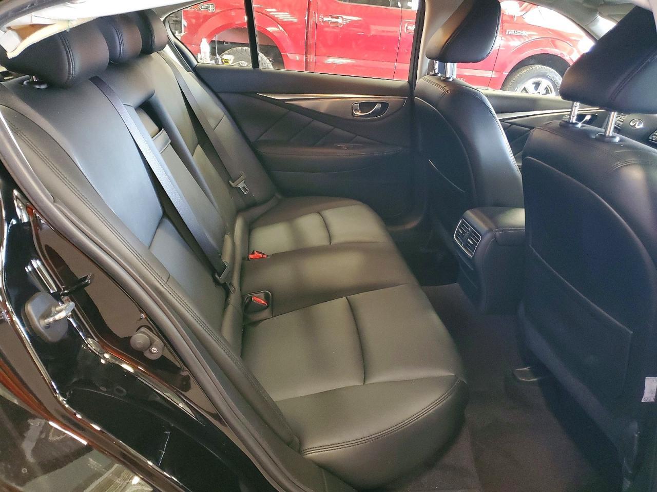 2016 INFINITI Q50