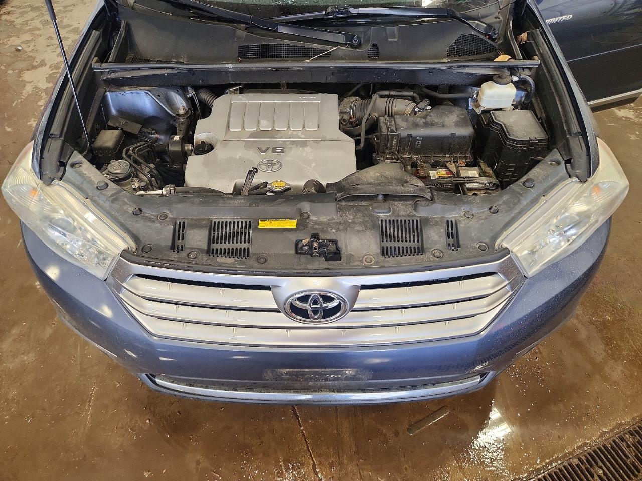 2013 TOYOTA HIGHLANDER