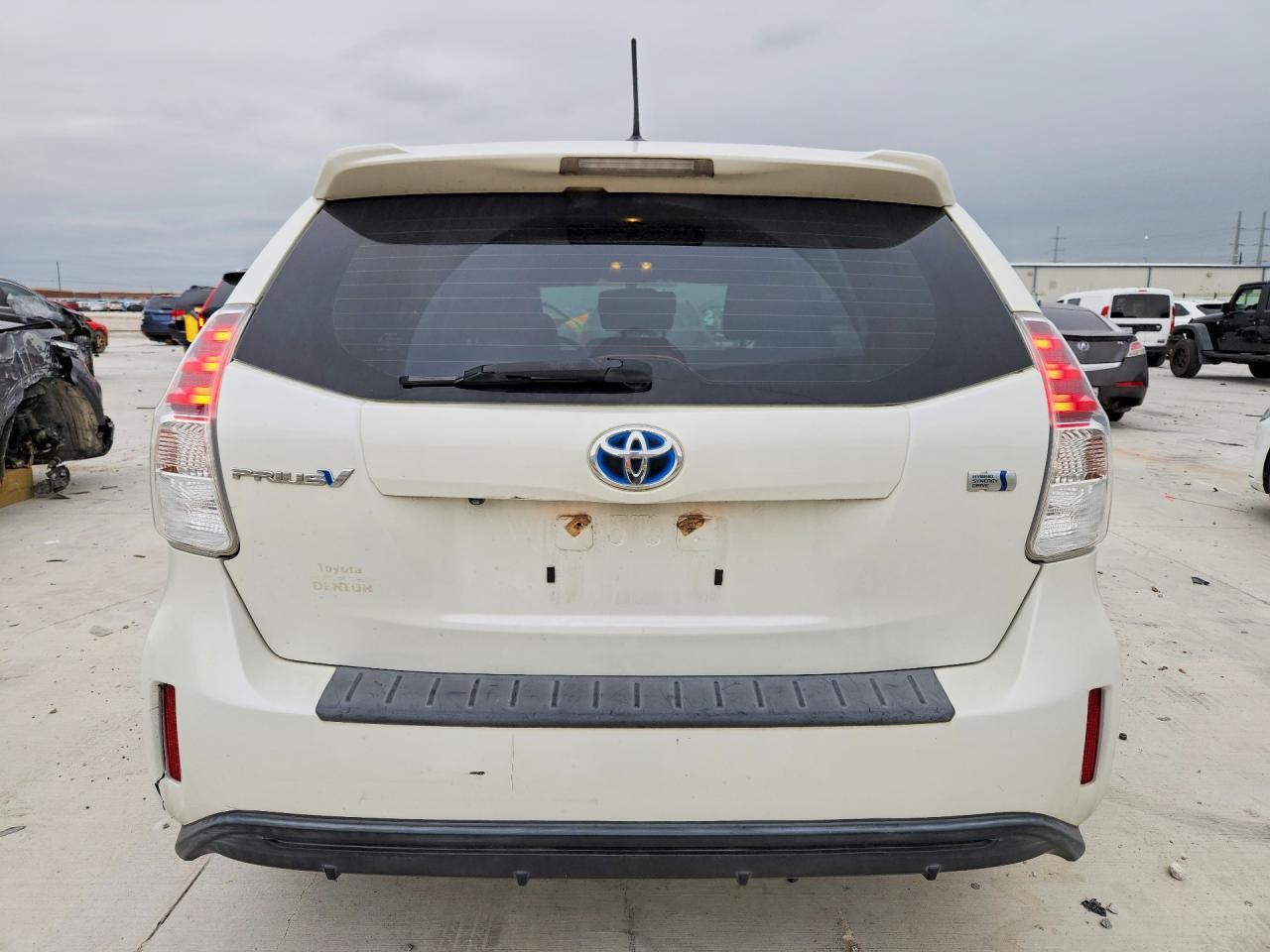 2016 TOYOTA PRIUS V