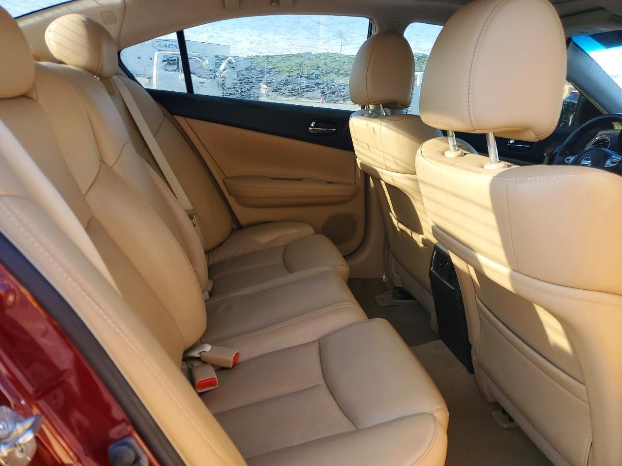 2011 NISSAN Maxima
