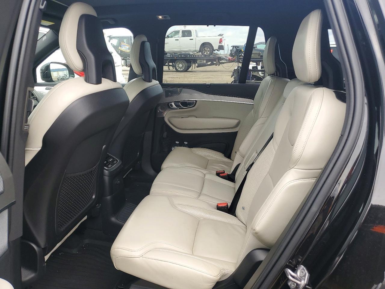 2022 VOLVO XC90