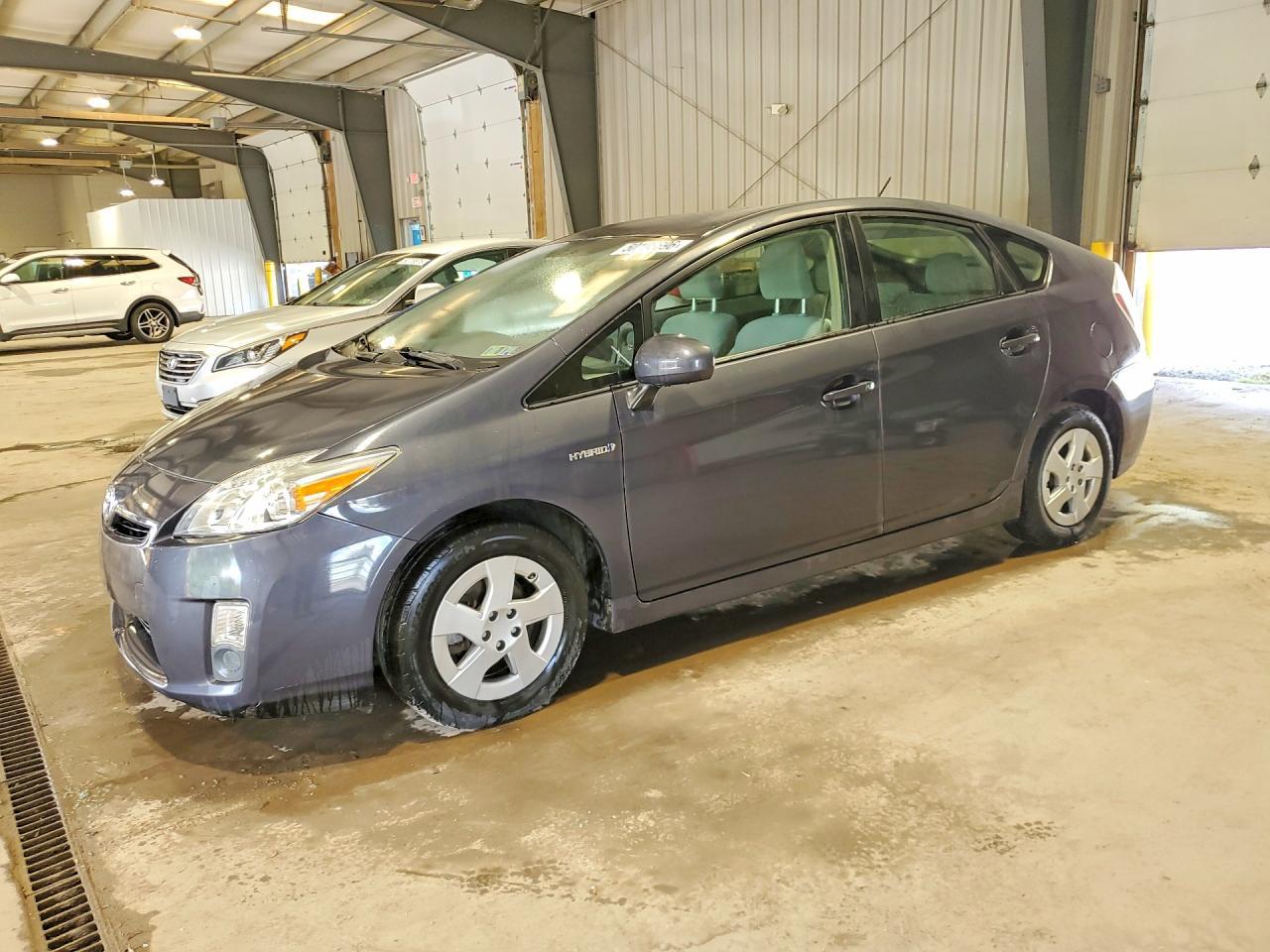 2011 TOYOTA PRIUS