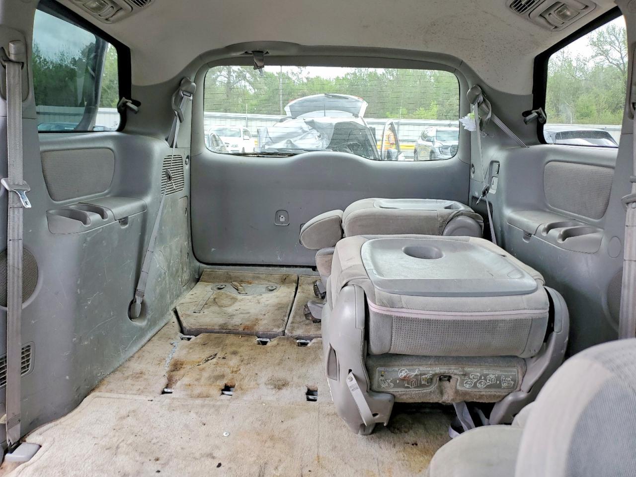 2005 TOYOTA SIENNA
