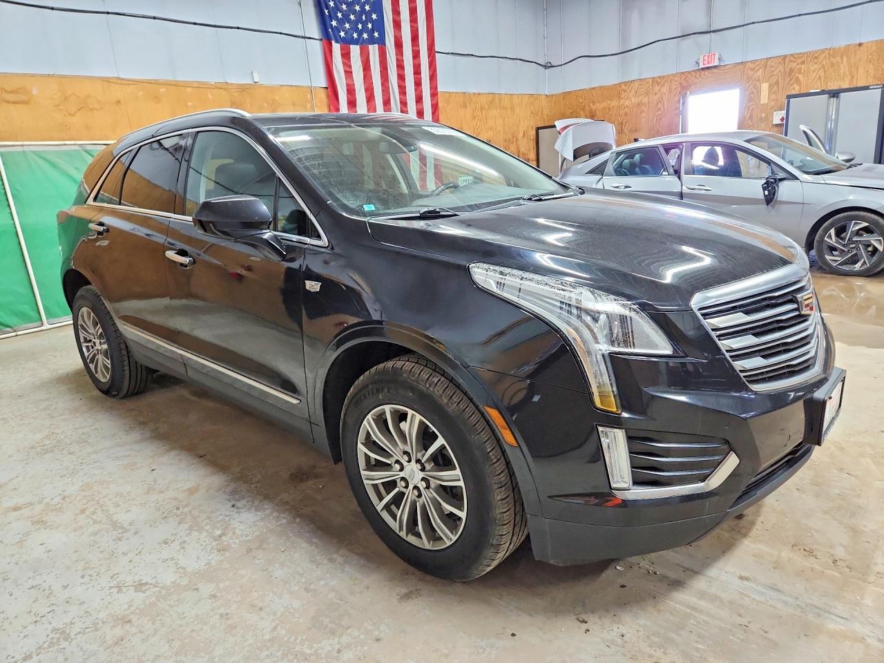 2017 CADILLAC XT5