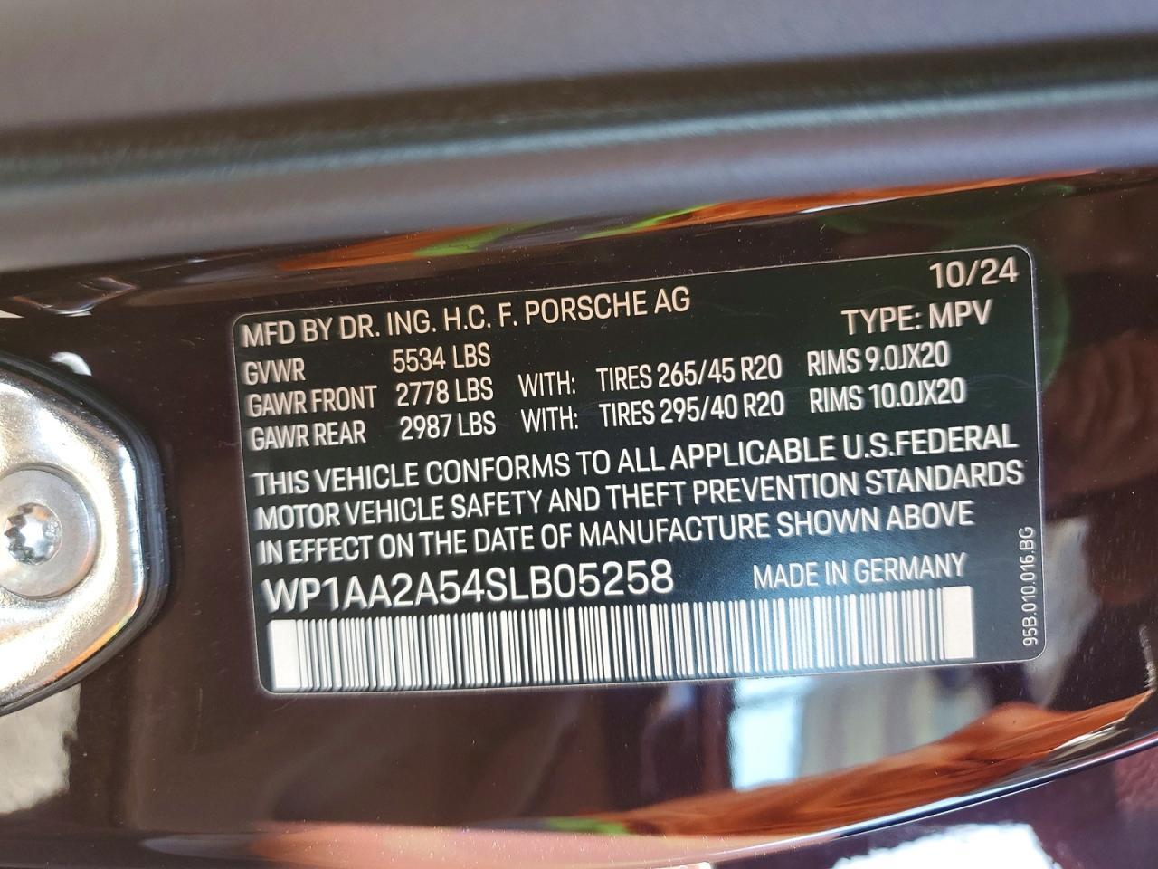2025 PORSCHE Macan