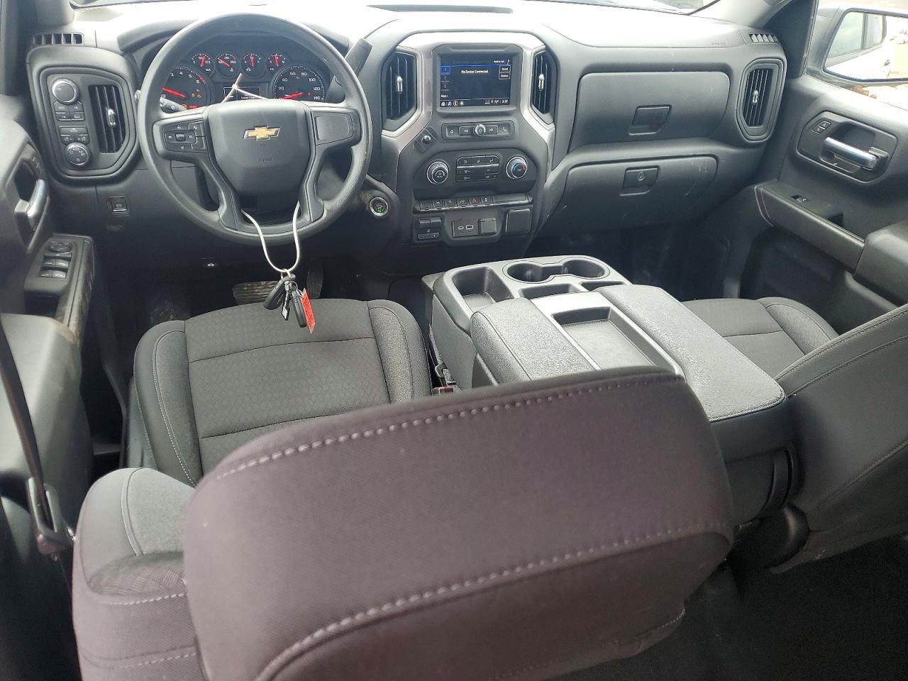 2024 CHEVROLET Silverado