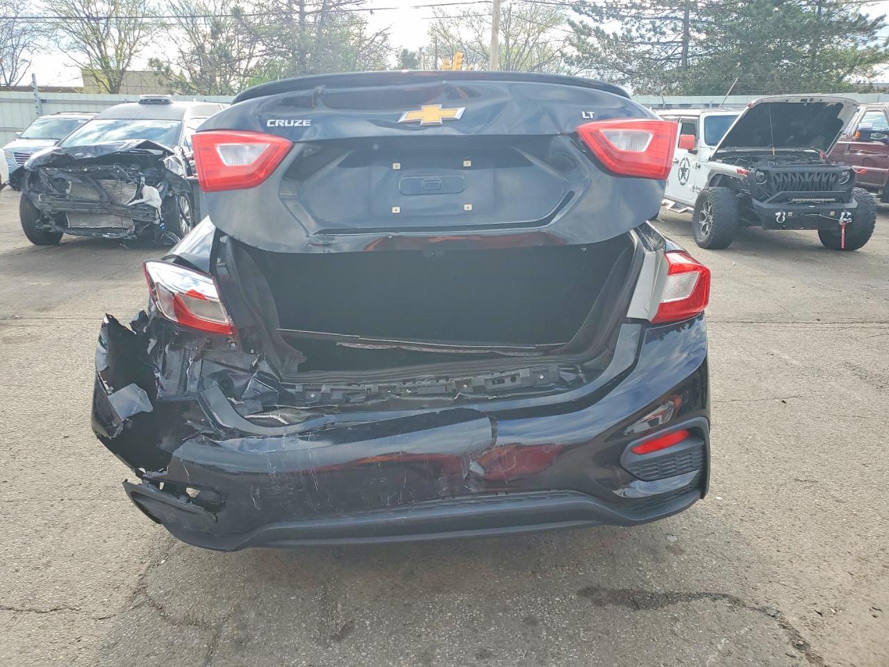 2017 CHEVROLET CRUZE