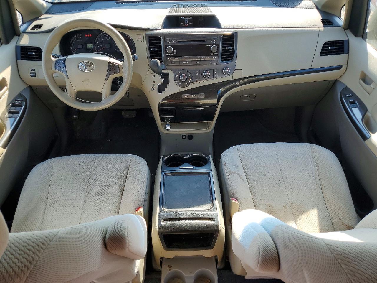 2012 TOYOTA SIENNA