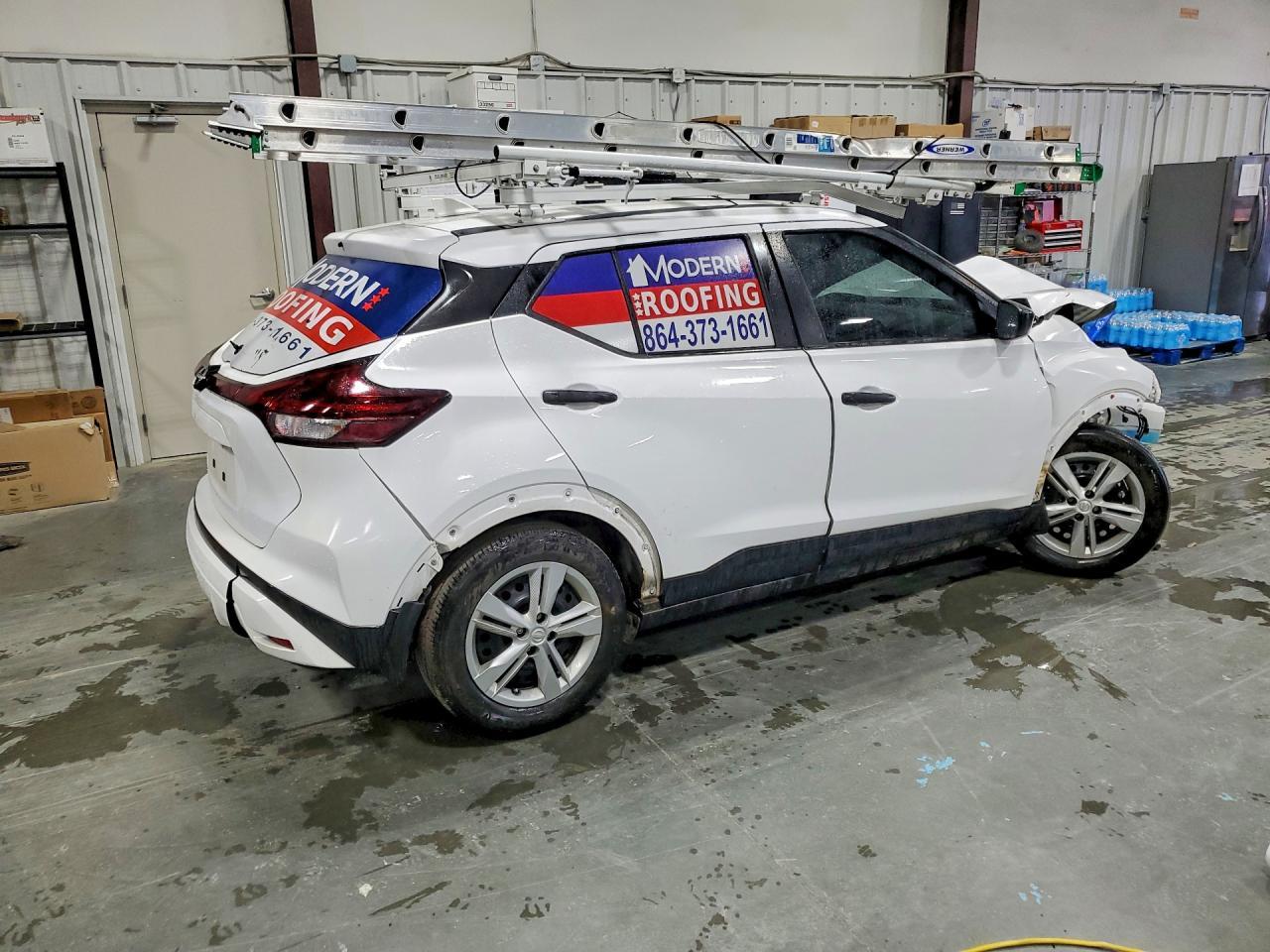 2024 NISSAN KICKS