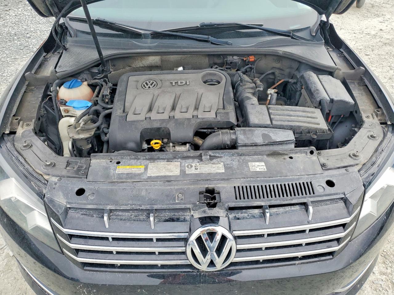 2014 VOLKSWAGEN Passat