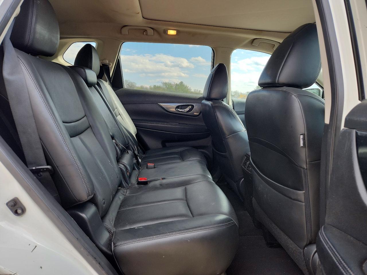 2015 NISSAN ROGUE