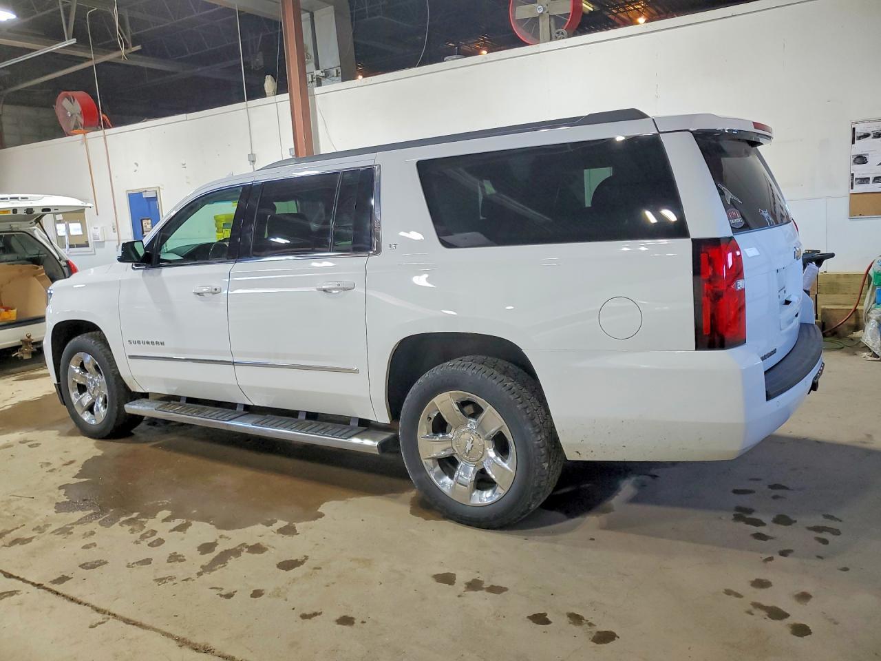 2016 CHEVROLET Suburban