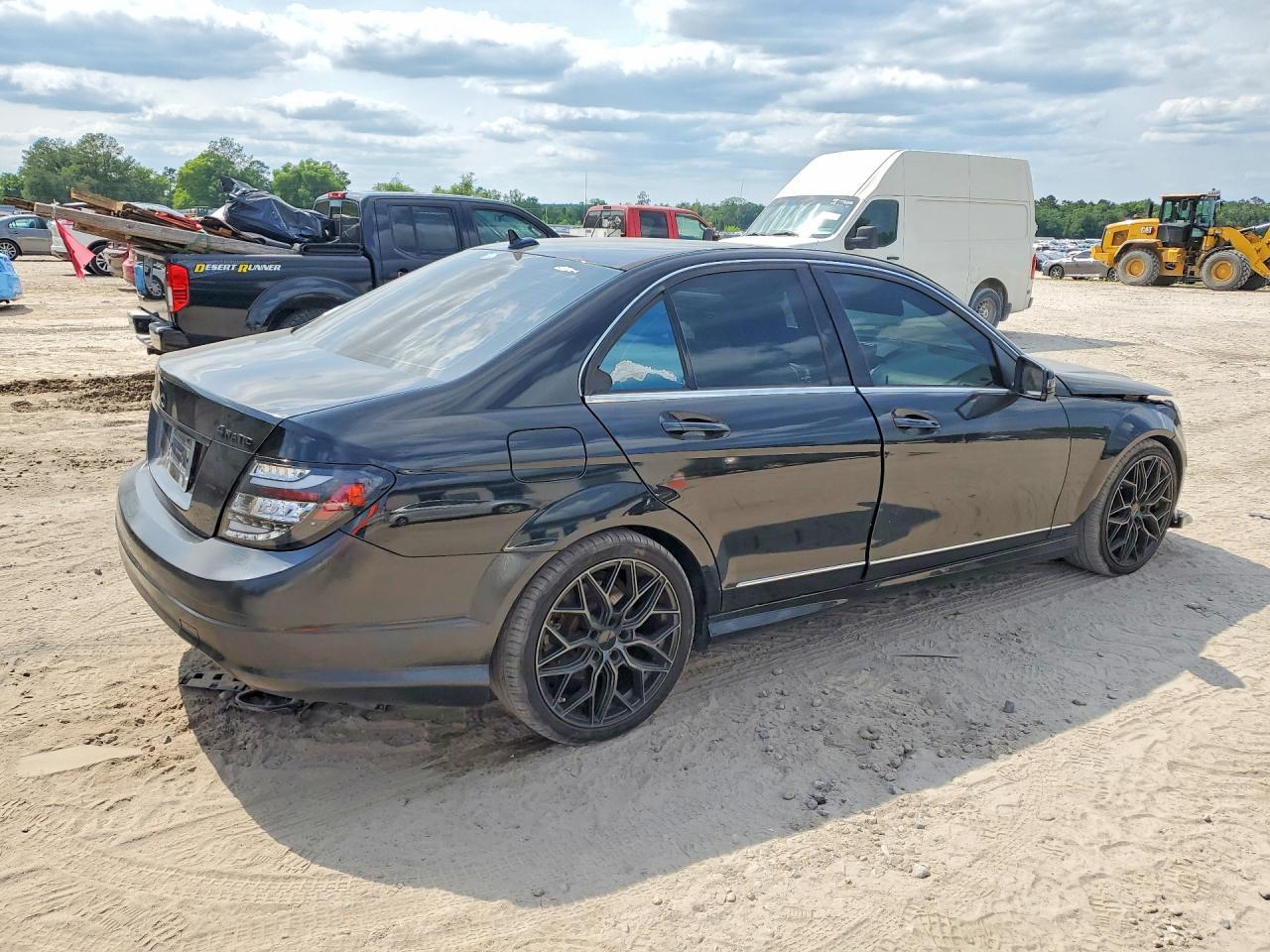 2011 MERCEDES-BENZ C-CLASS