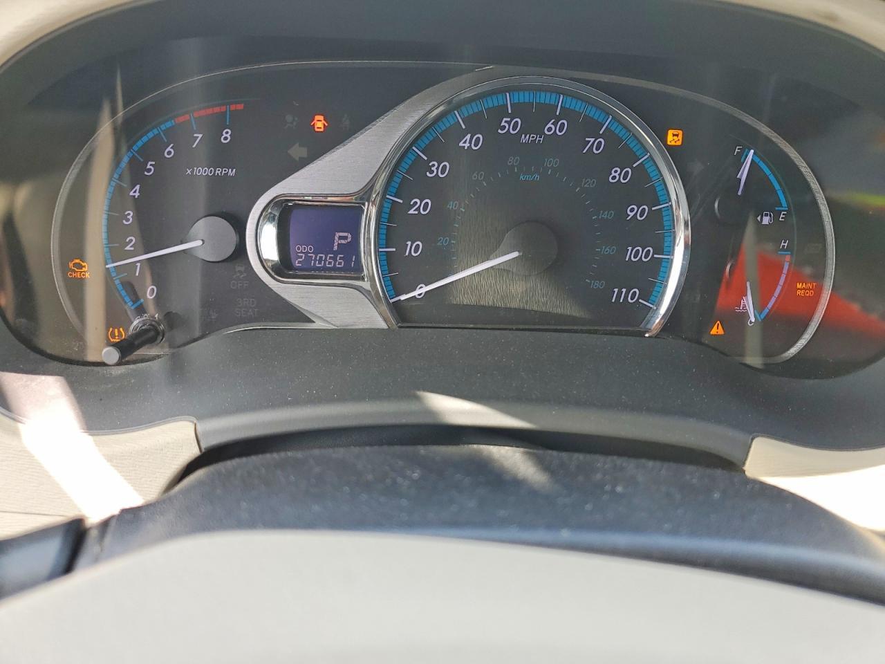 2011 TOYOTA SIENNA