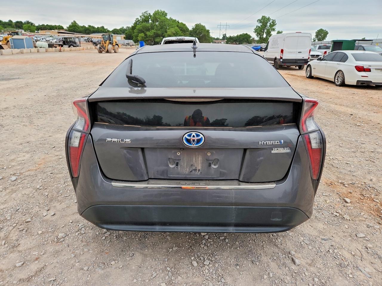 2016 TOYOTA PRIUS