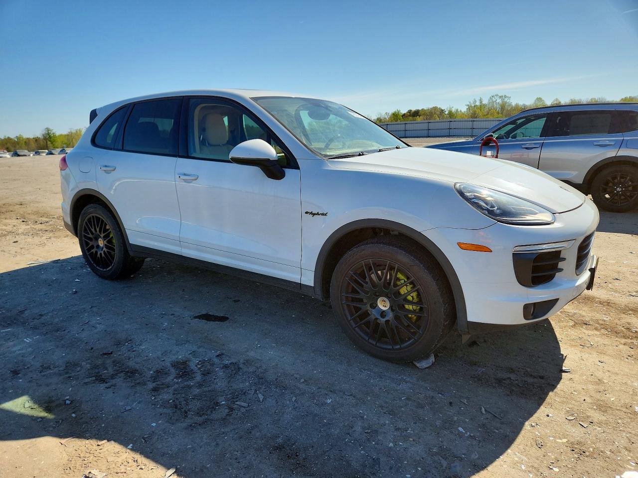 2015 PORSCHE CAYENNE