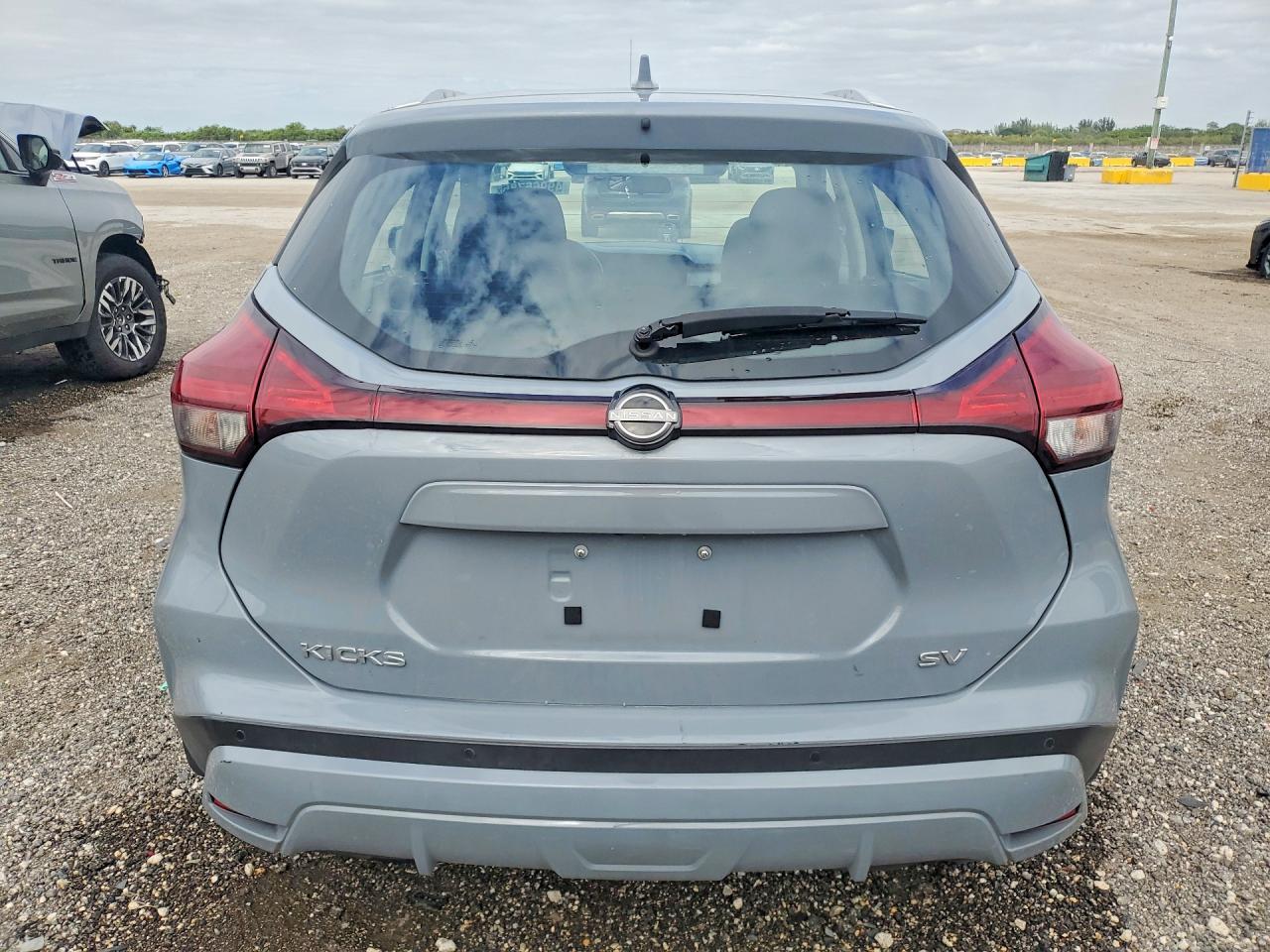 2023 NISSAN KICKS
