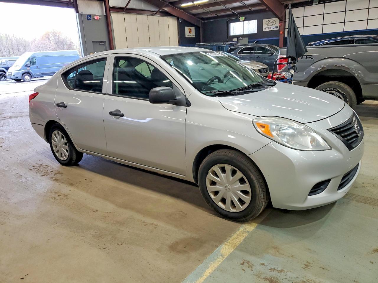 2013 NISSAN VERSA