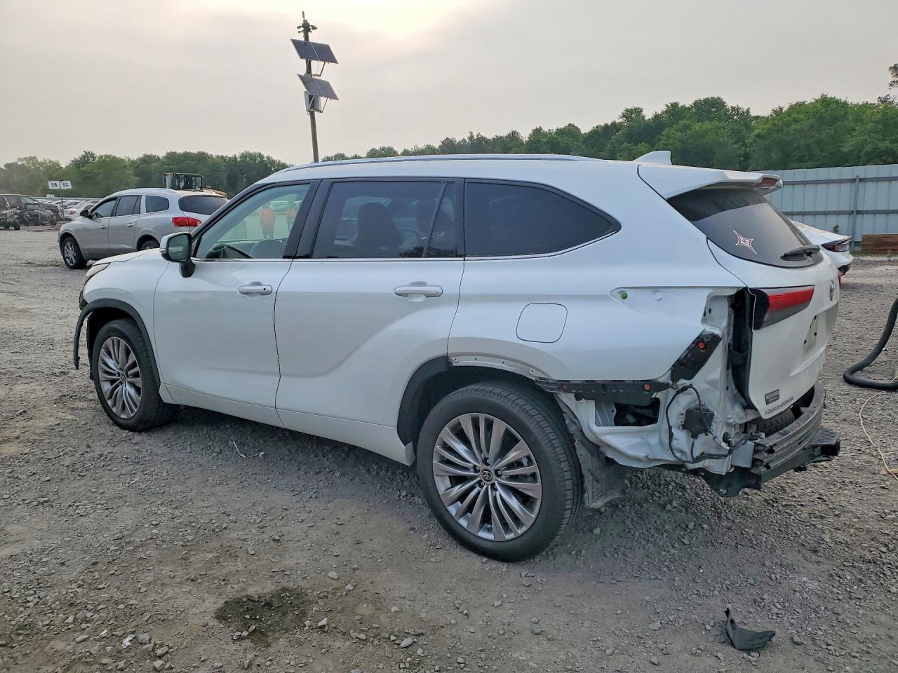 2022 TOYOTA HIGHLANDER